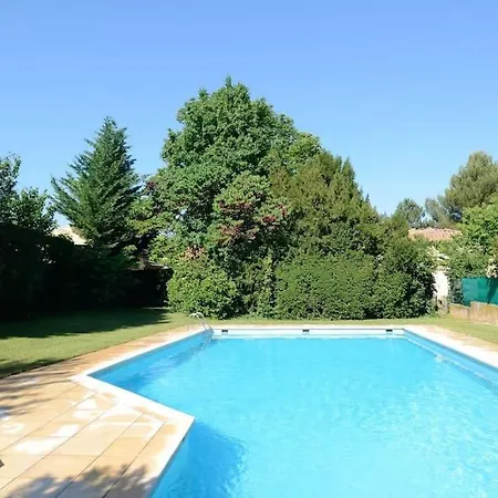 Dans Tres Belle Bastide 18eme Siecle Aix-en-Provence